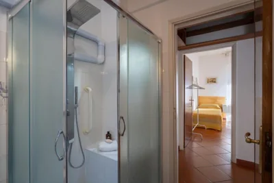 Welcome to Casa di Lucca - Your Friendly Retreat with Terrace and Parking – Fotos 3