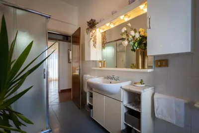 Welcome to Casa di Lucca - Your Friendly Retreat with Terrace and Parking – Fotos 8