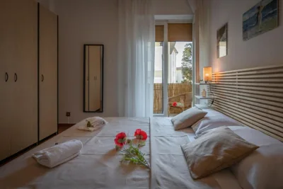 Welcome to Casa di Lucca - Your Friendly Retreat with Terrace and Parking – Fotos 15
